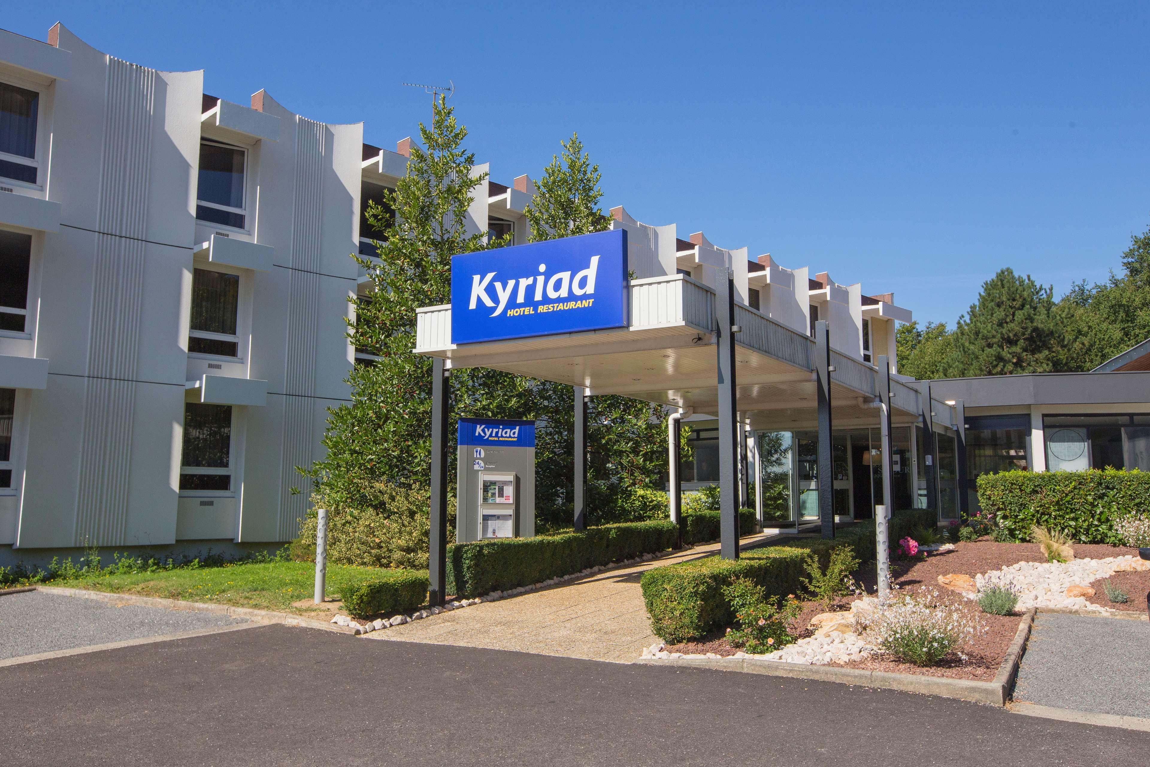 Kyriad Montchanin Le Creusot Exterior foto